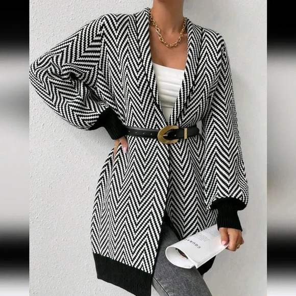 Chevron Pattern Lantern Sleeve Cardigan - Picture 5 of 5